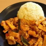 Hähnchen mit Bambussprossen und Jasminreis